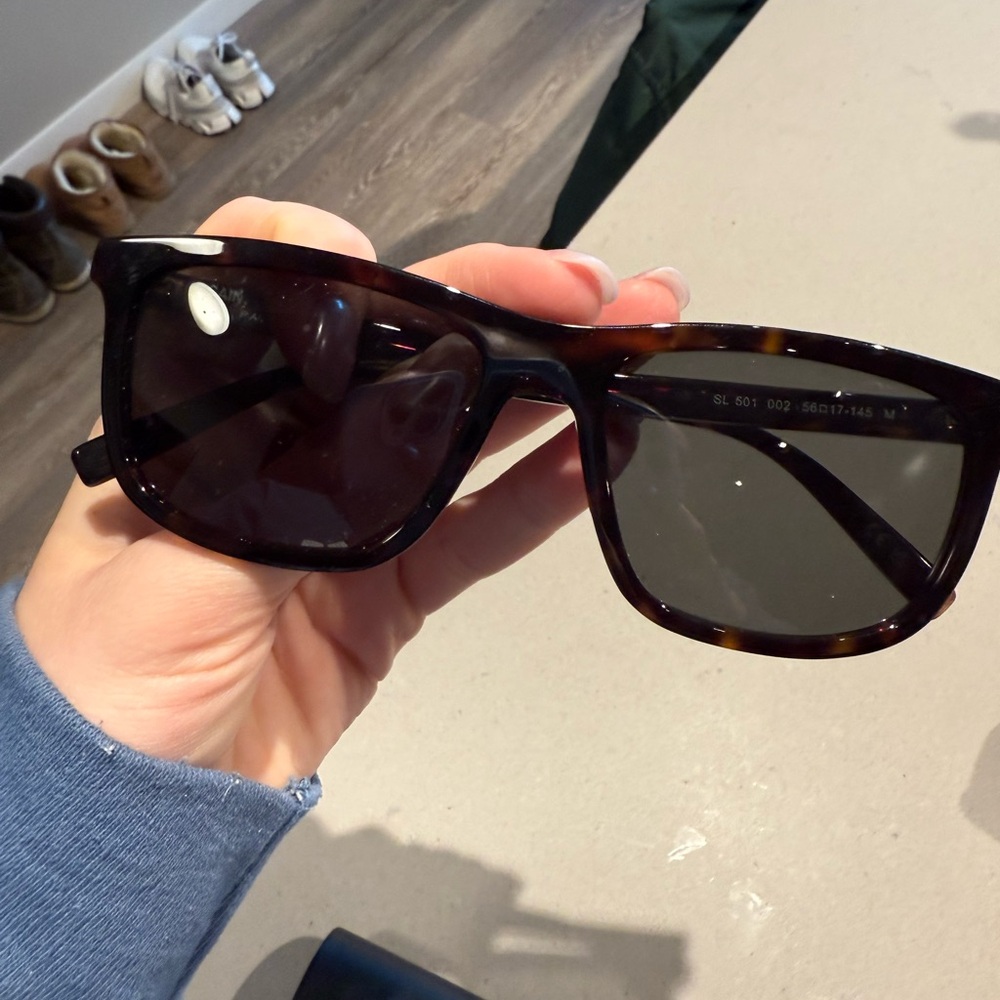 Stylish Tortoiseshell Sunglasses